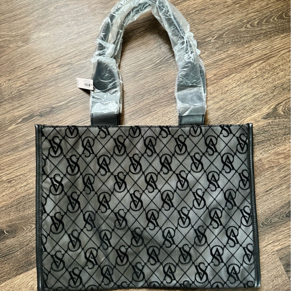 Victorias Secret Tote- perfect condition.